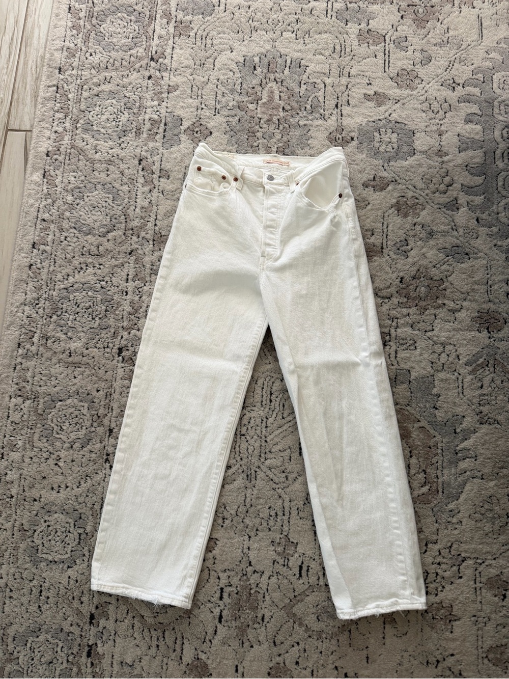 Levi White Jeans